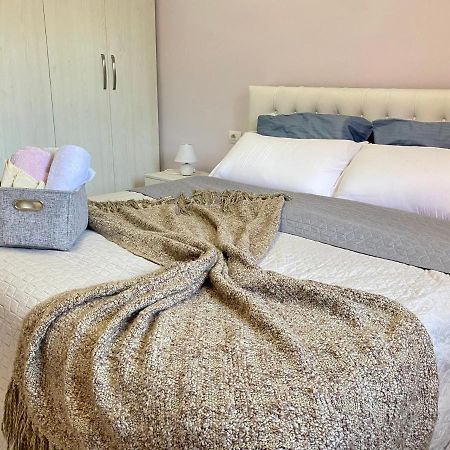 Ultra Apartments 'New Baazar 2' Тирана Екстер'єр фото