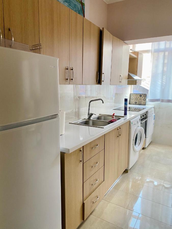 Ultra Apartments 'New Baazar 2' Тирана Екстер'єр фото
