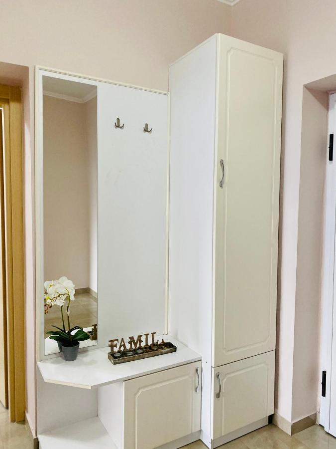 Ultra Apartments 'New Baazar 2' Тирана Екстер'єр фото