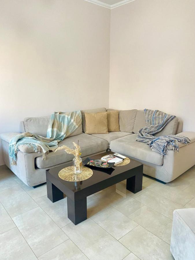 Ultra Apartments 'New Baazar 2' Тирана Екстер'єр фото