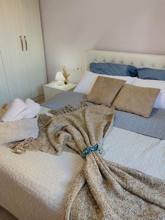 Ultra Apartments 'New Baazar 2' Тирана Екстер'єр фото