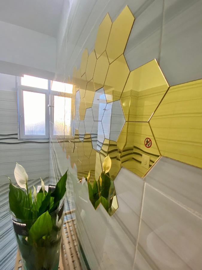 Ultra Apartments 'New Baazar 2' Тирана Екстер'єр фото