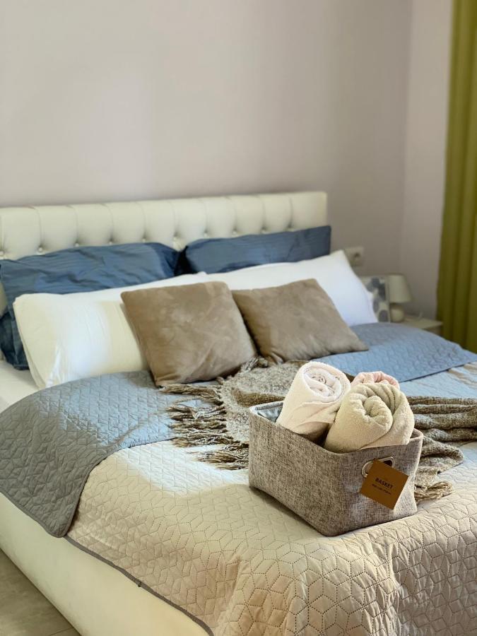 Ultra Apartments 'New Baazar 2' Тирана Екстер'єр фото