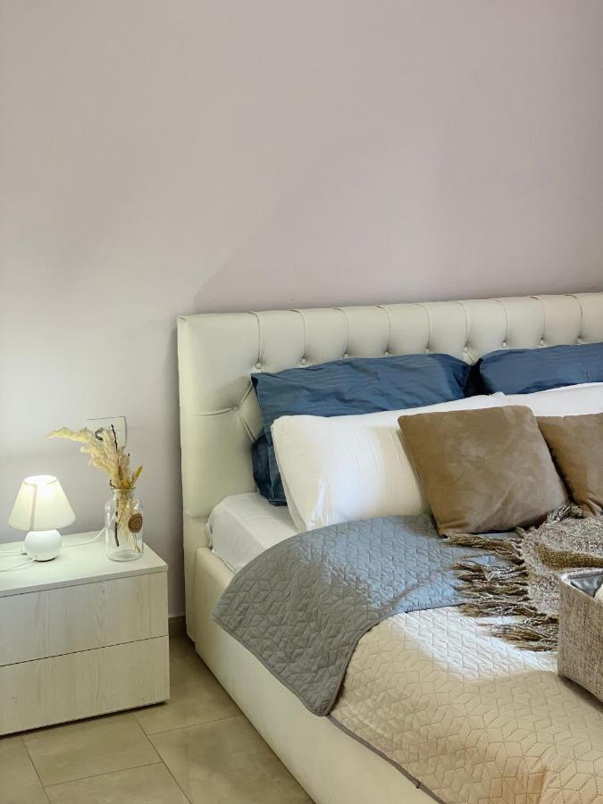 Ultra Apartments 'New Baazar 2' Тирана Екстер'єр фото