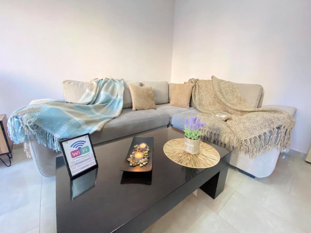 Ultra Apartments 'New Baazar 2' Тирана Екстер'єр фото