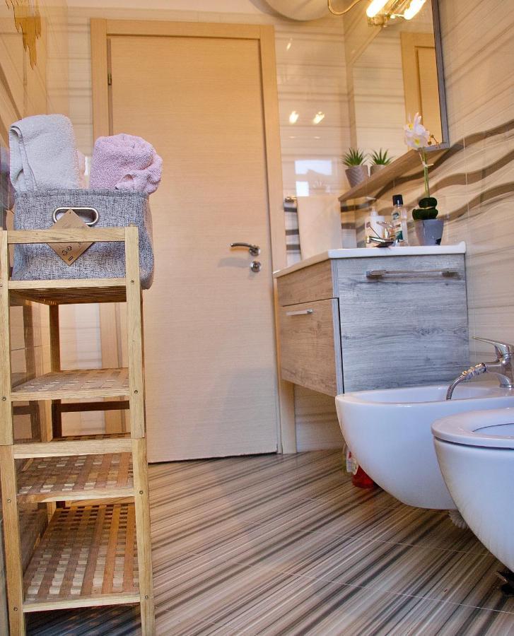 Ultra Apartments 'New Baazar 2' Тирана Екстер'єр фото